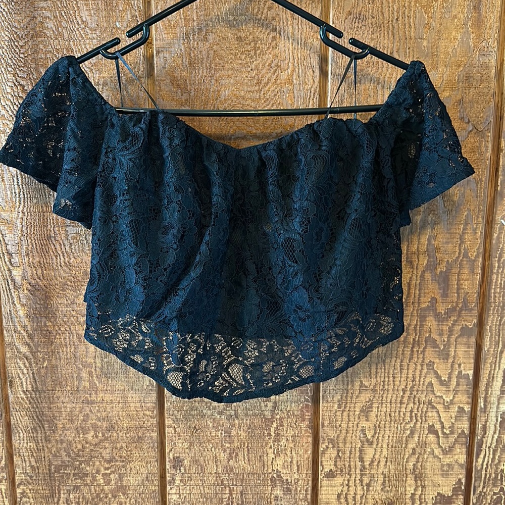 Guess off the shoulder lace top